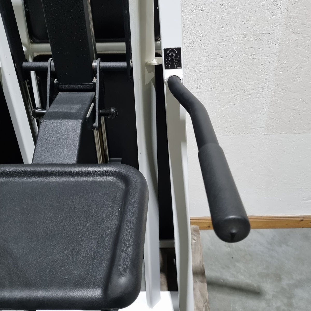 Stairmaster Gravitron 2000 AT Dip-Chin, Dip-Klimmzugmaschine mit Gewichtsunterstützung, Rahmen Weiß, gebraucht - überholter Zustand