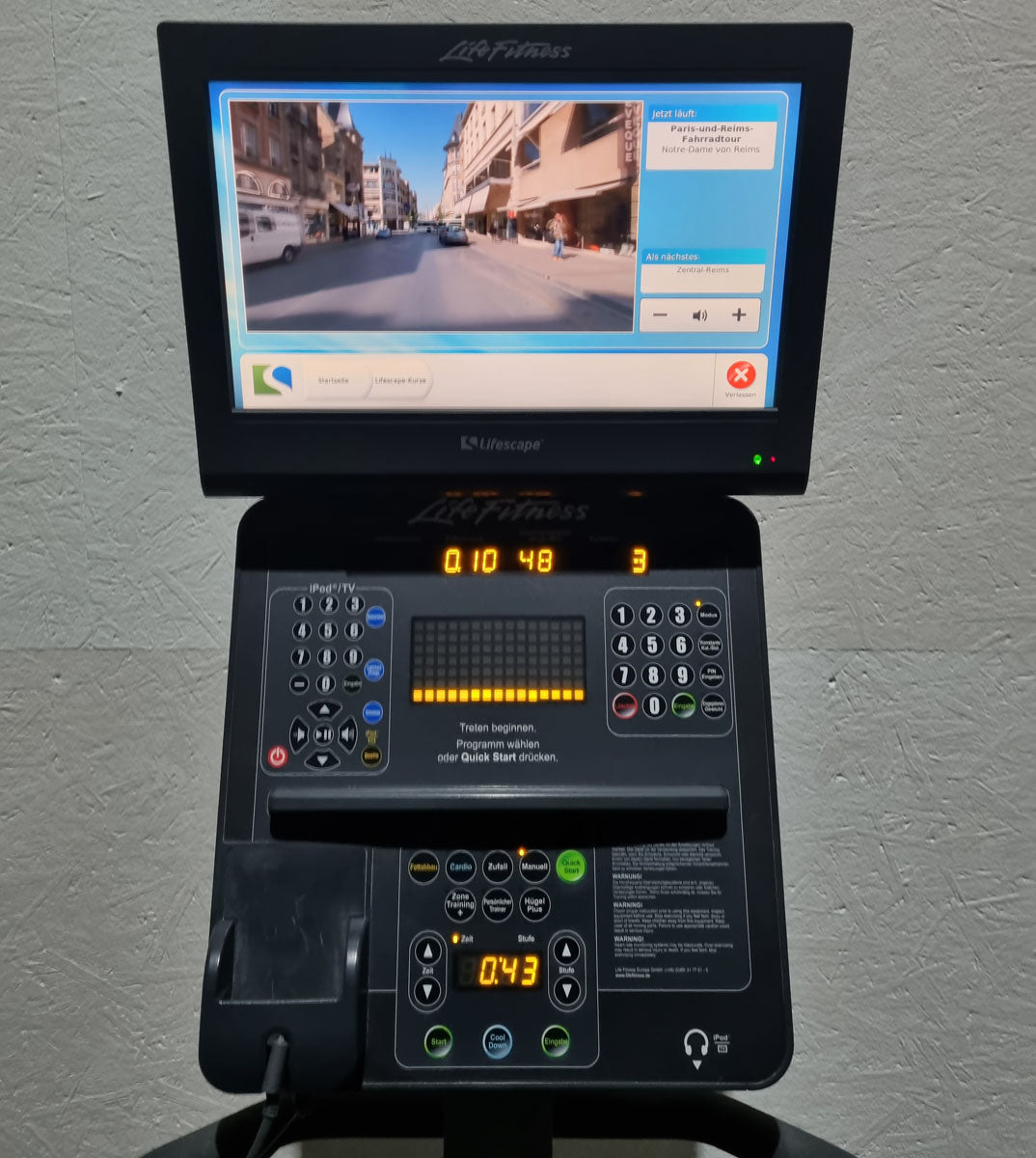 Life Fitness Recumbent, recumbent bike, Integrity Series, LED console, used - refurbished condition