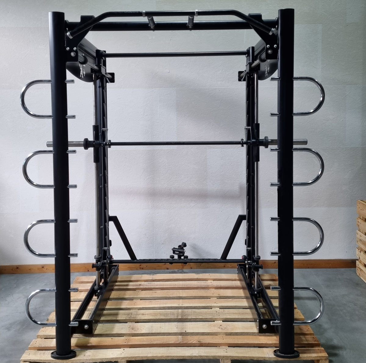 L+K Multi-Rack 272E, 3D Multipresse Rack, Smith Machine, Dips und Klimmzug Möglichkeiten, Rahmenfarbe Schwarz, gebraucht - überholter Zustand