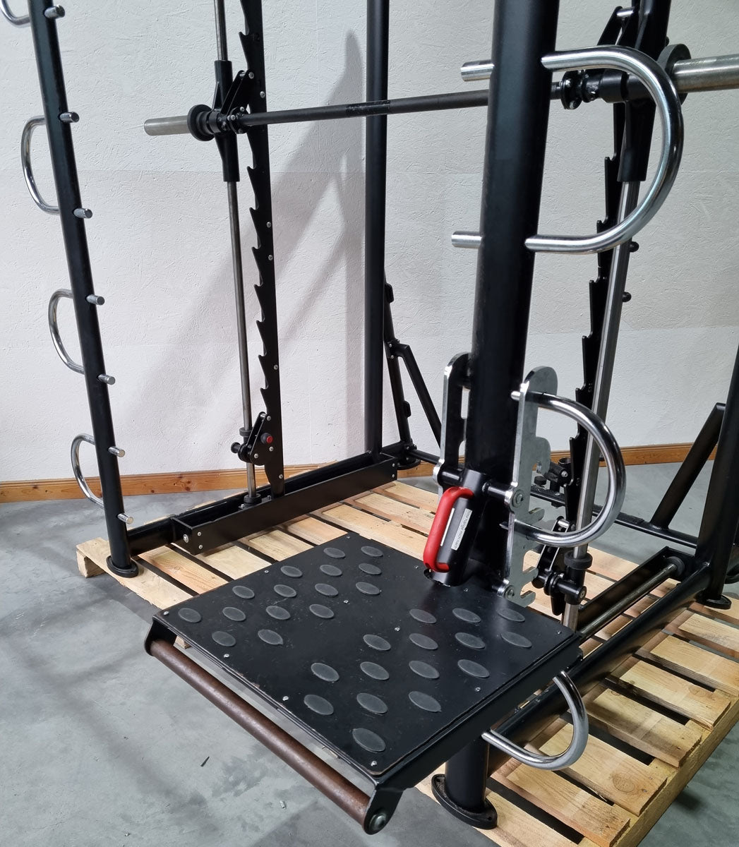 L+K Multi-Rack 272E, 3D Multipresse Rack, Smith Machine, Dips und Klimmzug Möglichkeiten, Rahmenfarbe Schwarz, gebraucht - überholter Zustand