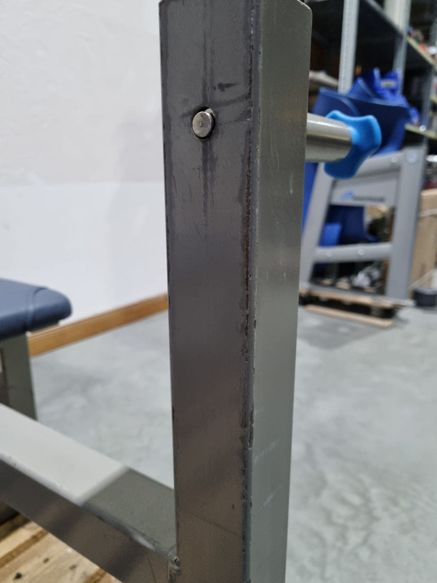 Nordic Gym Olympia Flachdrückerbank, Olympic Flat Bench, Bankdrückbank Flach mit Ablagen für Bankdrücken, Rahmebfarbe Grau, gebraucht - überholter Zustand