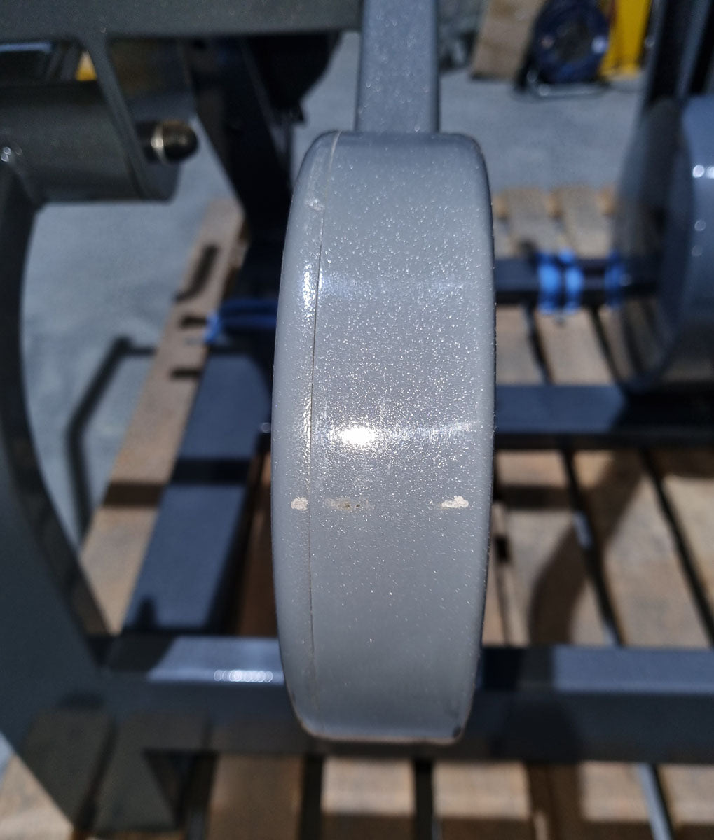Milon Milcanic shoulder press, shoulder press, 120 kg weight block, overhead press, anthracite frame, used - display piece - top condition