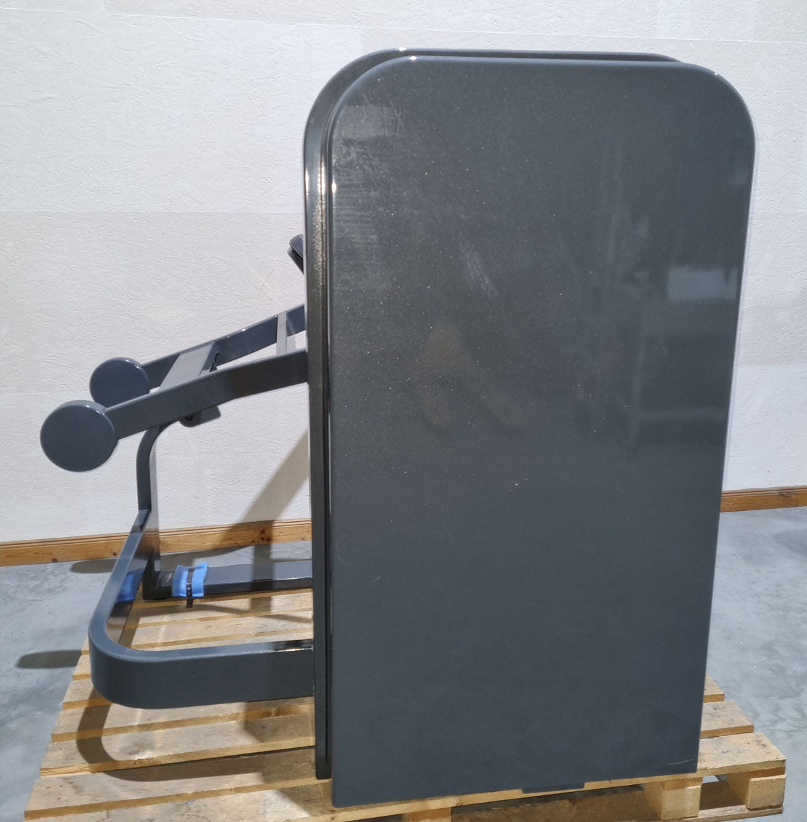 Milon Milcanic shoulder press, shoulder press, 120 kg weight block, overhead press, anthracite frame, used - display piece - top condition