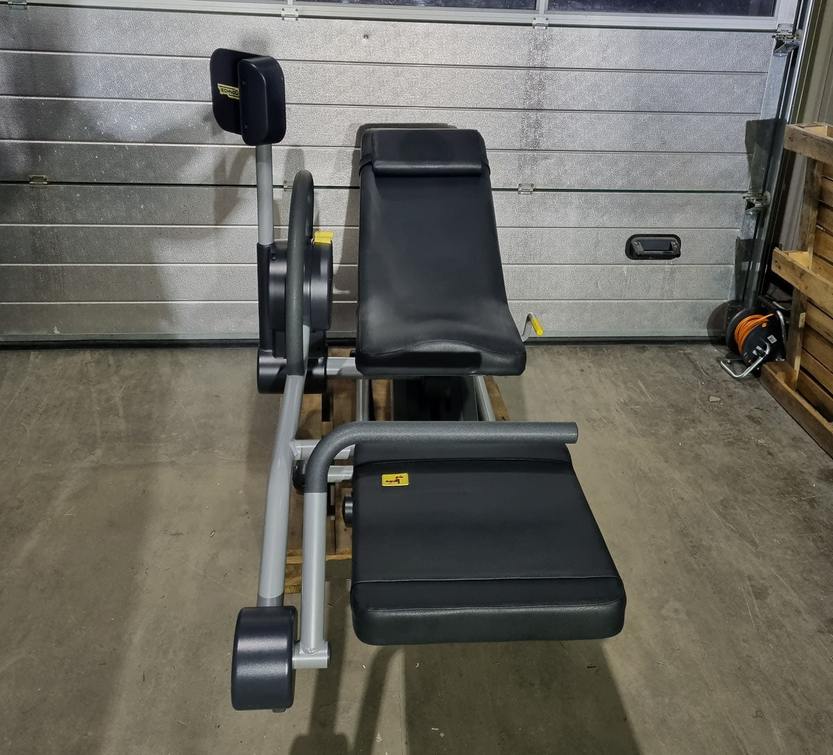 Technogym 2er Set Flexability Posterior und Flexability Anterior - Dehngeräte für Beine und Waden, gegen Rückenschmerzen, Dehnungsapparat, Rahmenfarbe Silber, gebraucht - guter Zustand