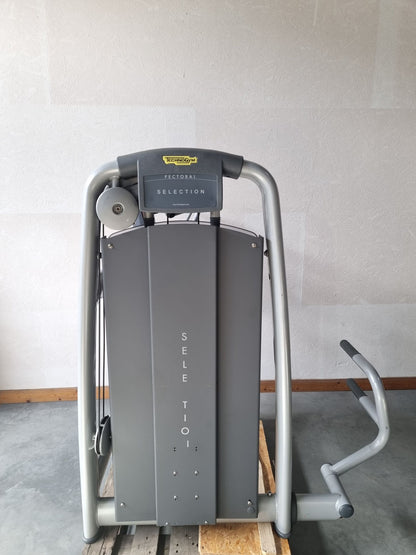 Technogym Butterfly, Pectoral Fly, Einstiegshilfe, Selection Line - Neues Modell mit Plastikverkleidung, Rahmenfarbe Silber, gebraucht - überholter Zustand