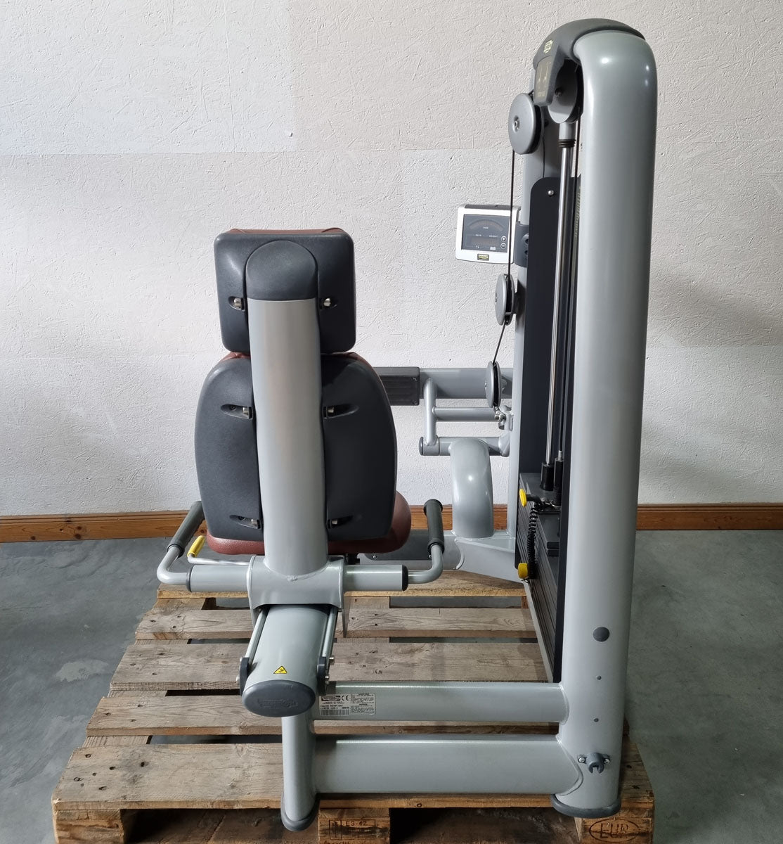 Technogym Wadenmaschine sitzend, Rotary Calf Press, Wadenpresse, Selection Line mit Isocontrol Display, Rahmenfarbe Silber, Polsterfarbe Braun, gebrauchter - überholter Zustand