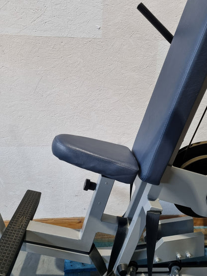 Technogym seated dip, triceps machine, support press, arm extension, frame color silver, Silverline, used - refurbished condition
