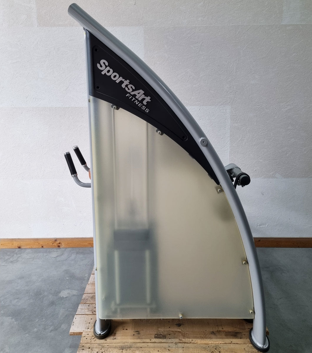 SportsArt Gluteus Maschine S955 A955 N955 Pomaschine stehend, Glutes Kick Radial, Rahmenfarbe Silber, Polsterfarbe Orange/Grau, gebraucht - überholter Zustand
