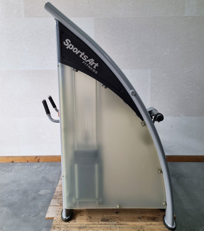 SportsArt Gluteus Maschine S955 A955 N955 Pomaschine stehend, Glutes Kick Radial, Rahmenfarbe Silber, Polsterfarbe Orange/Grau, gebraucht - überholter Zustand