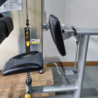 SportsArt Triceps Machine Horizontal S925 A925 N925 Triceps Extension, frame color silver, used - refurbished condition