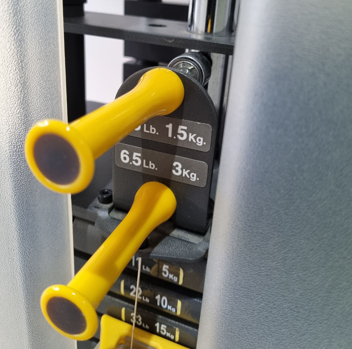 SportsArt Triceps Machine Horizontal S925 A925 N925 Triceps Extension, frame color silver, used - refurbished condition