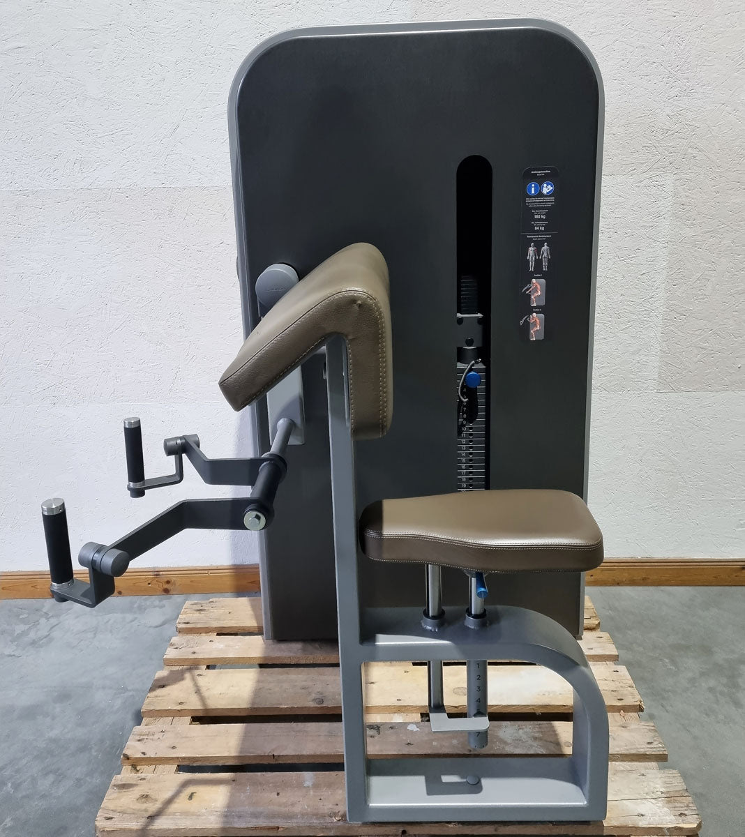 Milon Milcanic biceps machine, biceps arm curl machine, arm curler, rotating handles, silver frame, used - display piece - top condition