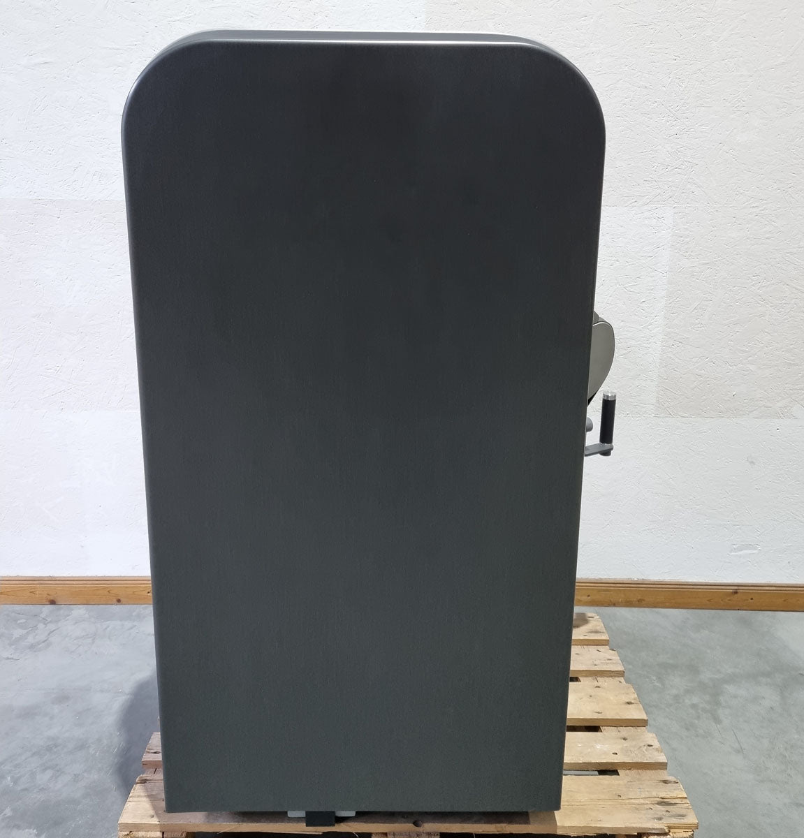 Milon Milcanic biceps machine, biceps arm curl machine, arm curler, rotating handles, silver frame, used - display piece - top condition