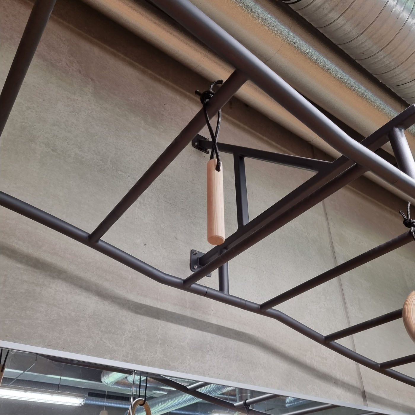 14 Meter Lange Monkey Bar Kletterstange zum Hangeln, Klimmzüge etc, Hangelgerüst, Affenleiter Rig wie bei Ninja Warrior, gebraucht - guter Zustand