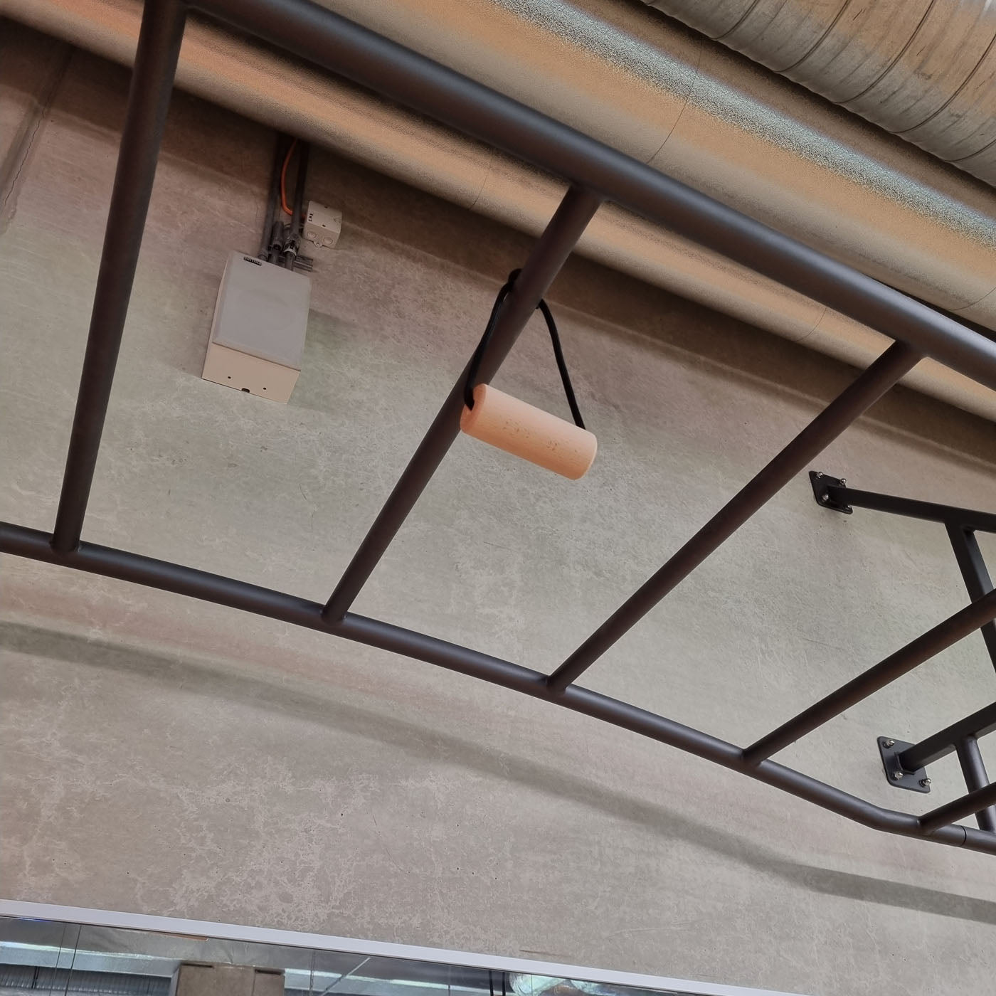 14 Meter Lange Monkey Bar Kletterstange zum Hangeln, Klimmzüge etc, Hangelgerüst, Affenleiter Rig wie bei Ninja Warrior, gebraucht - guter Zustand