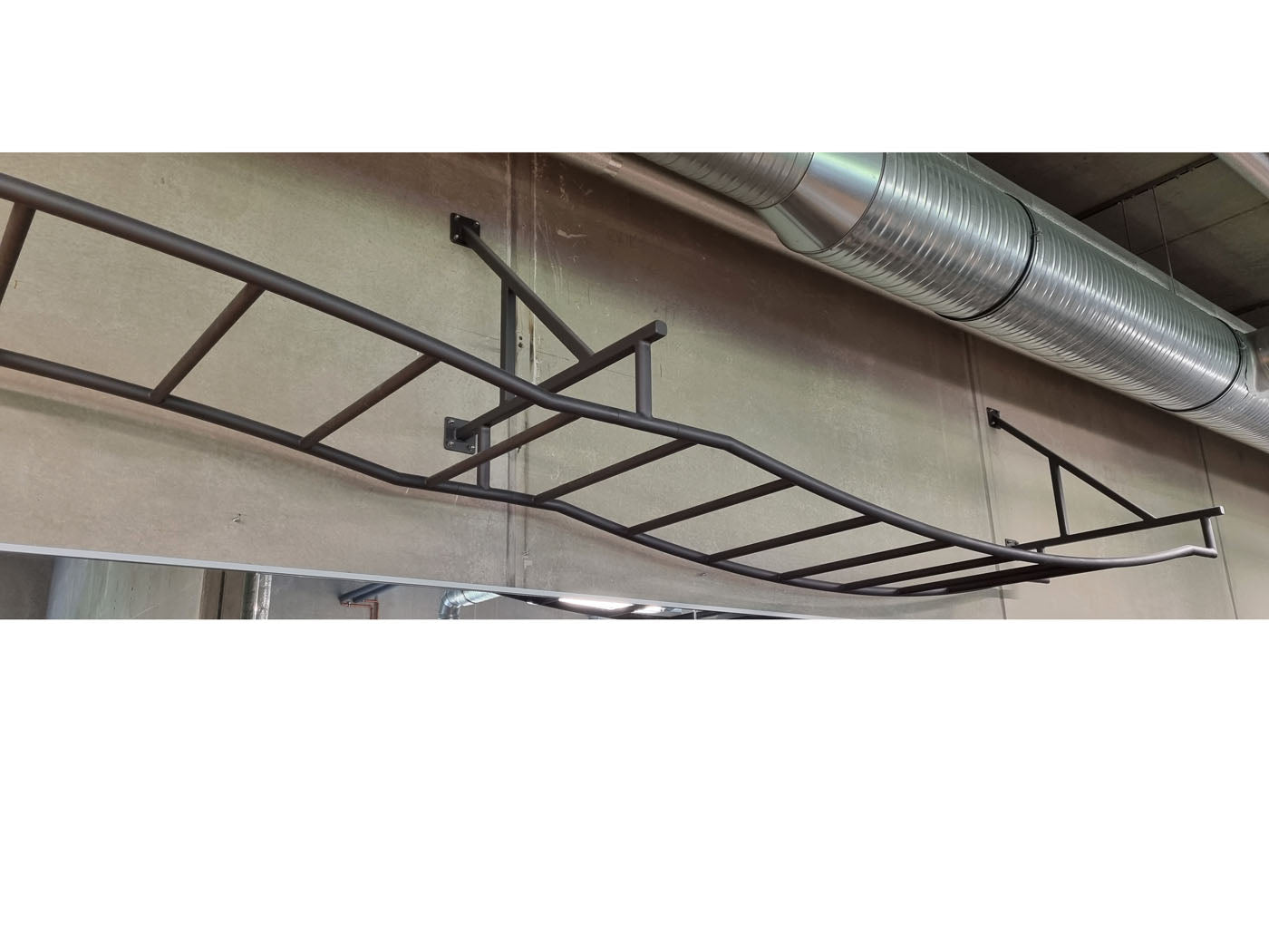 14 Meter Lange Monkey Bar Kletterstange zum Hangeln, Klimmzüge etc, Hangelgerüst, Affenleiter Rig wie bei Ninja Warrior, gebraucht - guter Zustand