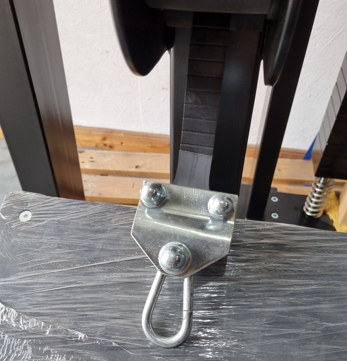 Ruderzug Turm ähnlich Gym80, Rudern am Kabel, Row, Ruderstation ähnlich Sygnum 4016, Rahmenfarbe Schwarz, Ausstellungsstück