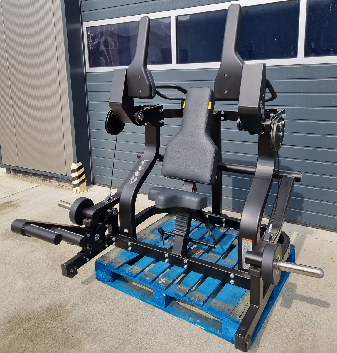 Technogym Pure Pullover, Überzugmaschine Plate loaded, Pure Strength Serie Scheibenaufnahme, Rahmenfarbe Schwarz, gebraucht - überholter Zustand