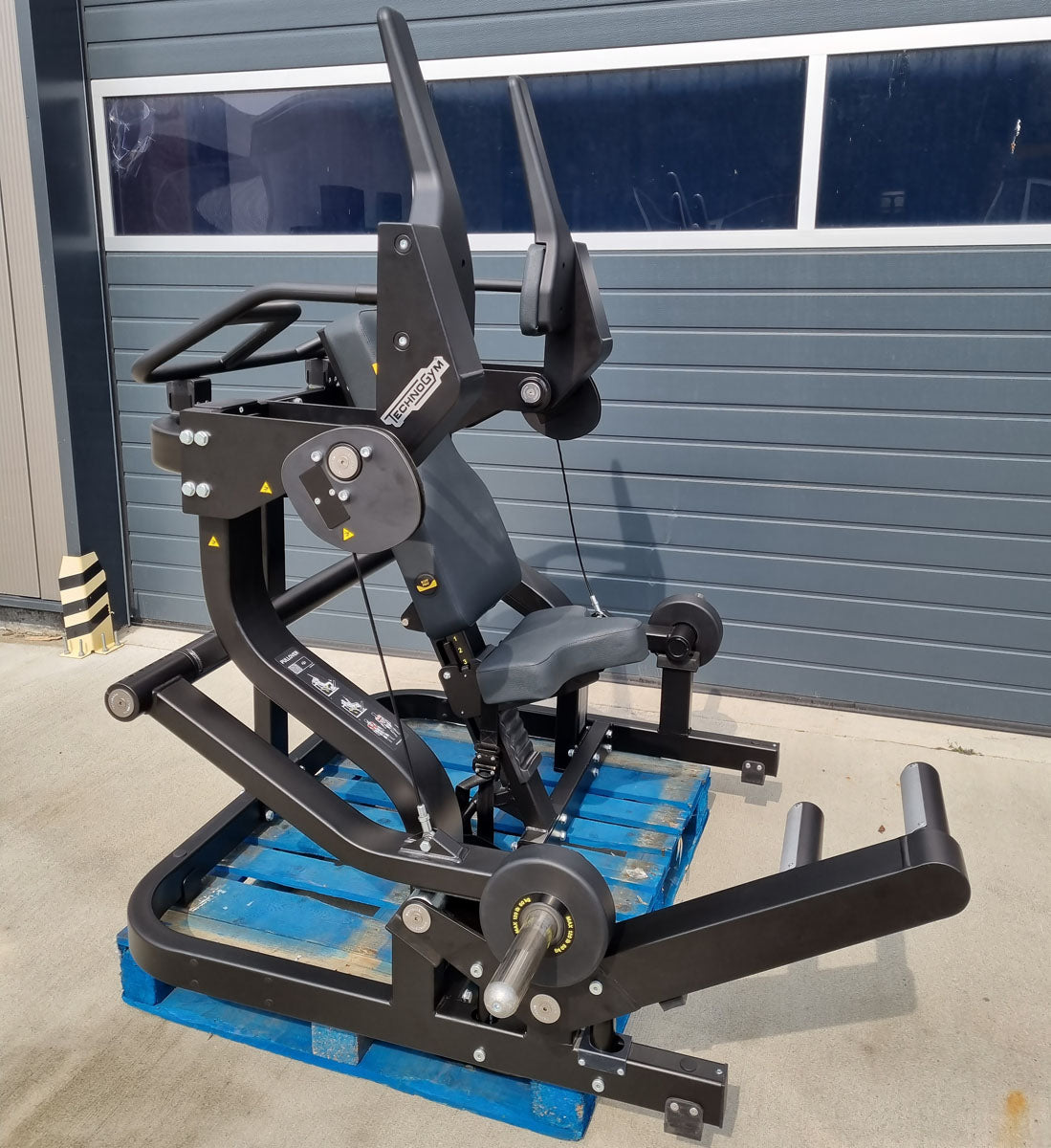 Technogym Pure Pullover, Überzugmaschine Plate loaded, Pure Strength Serie Scheibenaufnahme, Rahmenfarbe Schwarz, gebraucht - überholter Zustand
