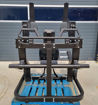 Technogym Pure Pullover, Überzugmaschine Plate loaded, Pure Strength Serie Scheibenaufnahme, Rahmenfarbe Schwarz, gebraucht - überholter Zustand