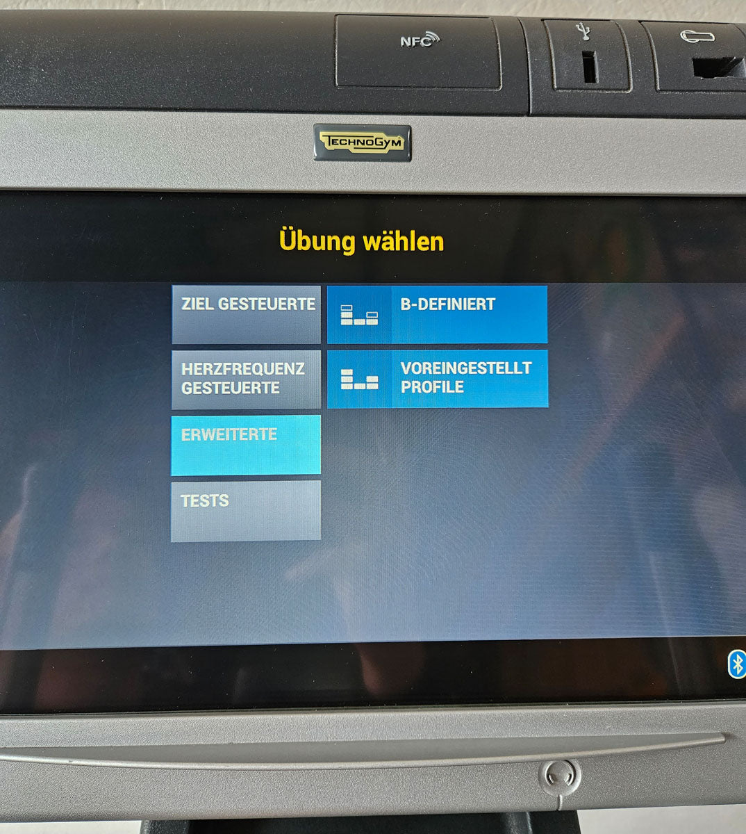 Technogym Crossover ähnlich Wave Excite Line Stepper Inliner Ski  Ellipsentrainer, Unity Touch Display, gebraucht - überholter Zustand