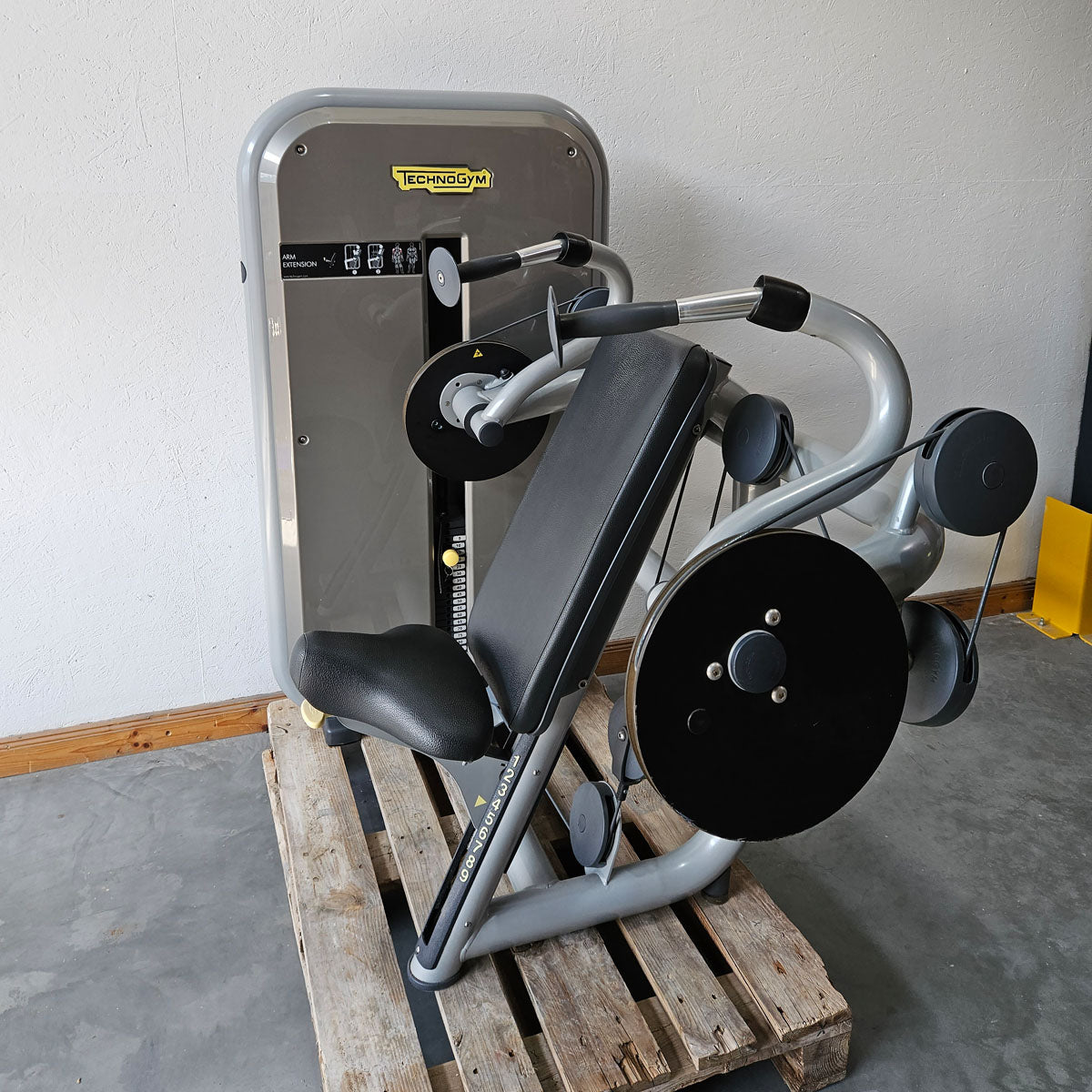 TechnoGym 12 Kraftgeräte im Set, Element Line Serie, Kraftgerätepark Fitnessstudio, gebraucht - überholter Zustand