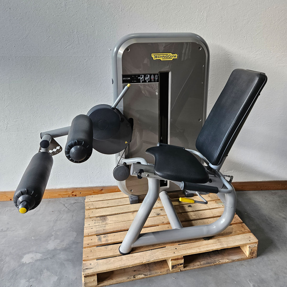 TechnoGym 12 Kraftgeräte im Set, Element Line Serie, Kraftgerätepark Fitnessstudio, gebraucht - überholter Zustand