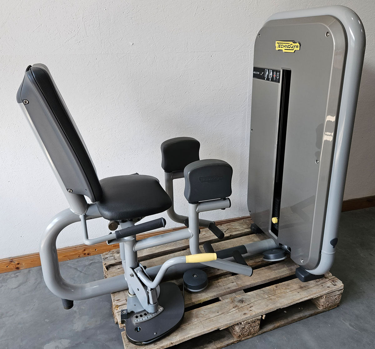 TechnoGym 12 Kraftgeräte im Set, Element Line Serie, Kraftgerätepark Fitnessstudio, gebraucht - überholter Zustand
