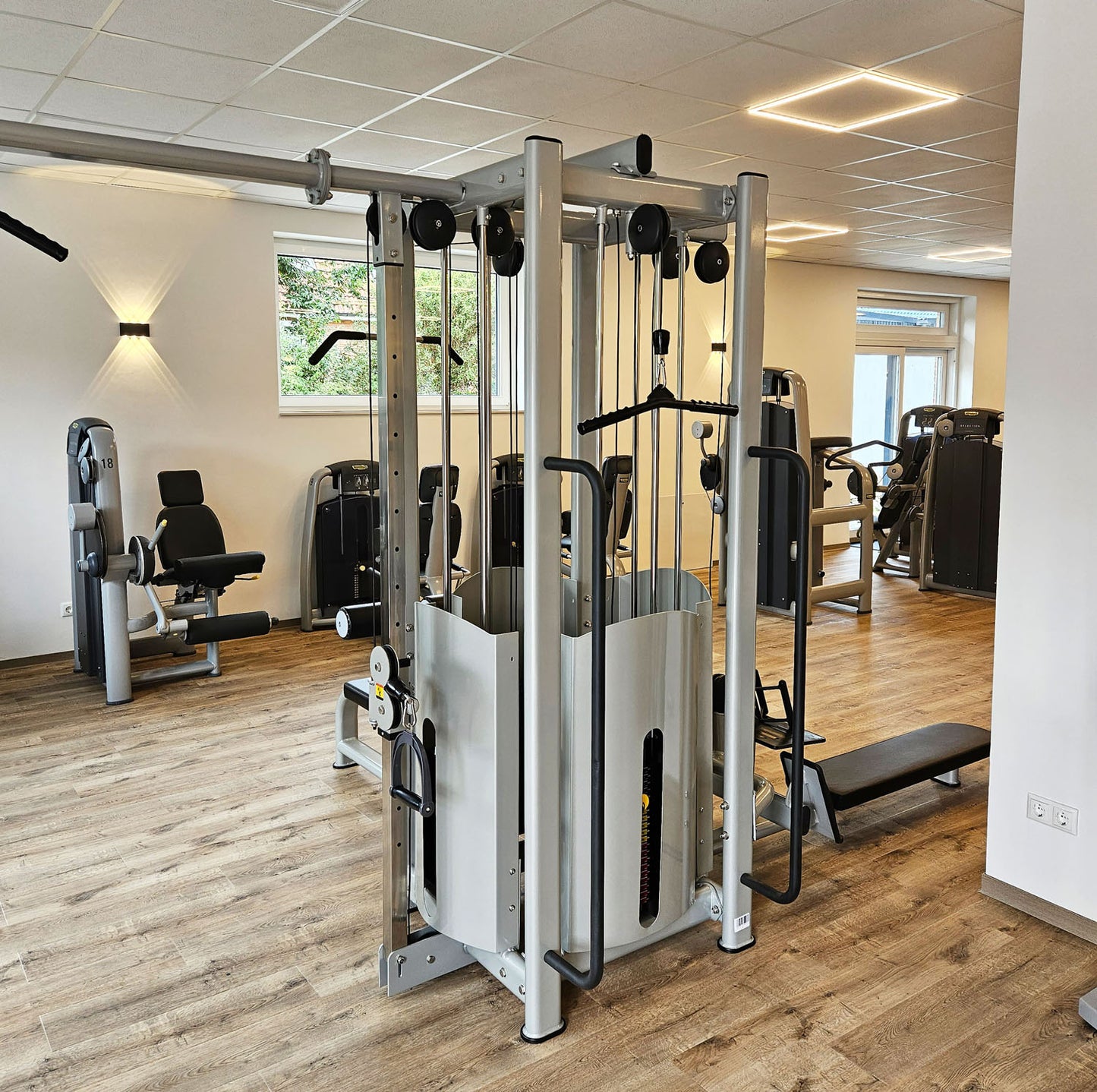 DankSport 5 Stationenturm, 5 Stack Multi Station Tower, 1x Latzug, 1x Rudern, 1x Seilzug von Oben, 2x Kabelzug höhenverstellbar = Cable Crossover - 120 und 100kg Gewichtsblöcke - Silber und Schwarz - NEU