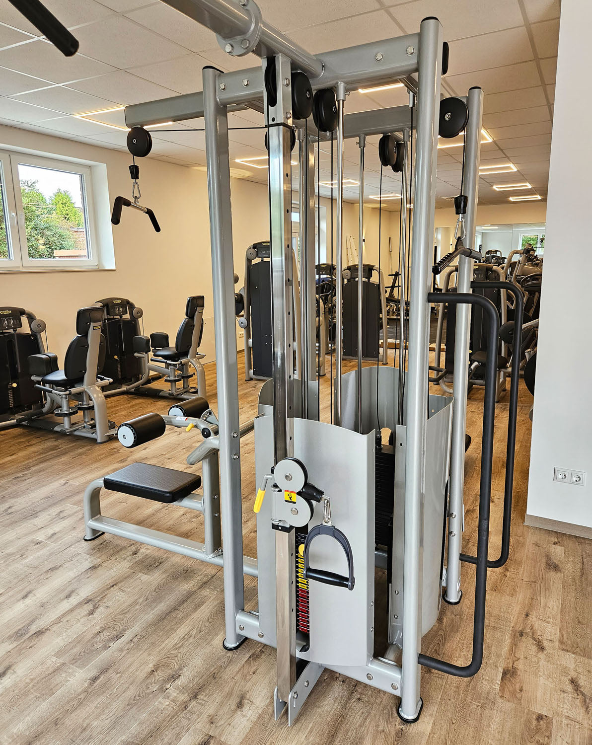 DankSport 5 Stationenturm, 5 Stack Multi Station Tower, 1x Latzug, 1x Rudern, 1x Seilzug von Oben, 2x Kabelzug höhenverstellbar = Cable Crossover - 120 und 100kg Gewichtsblöcke - Silber und Schwarz - NEU