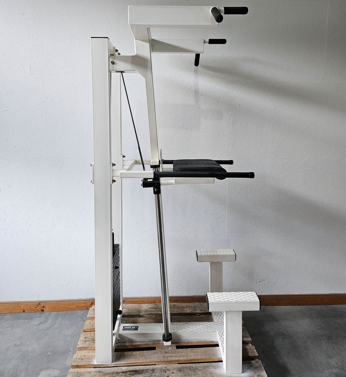 L+K Dip-Pull-Up Machine with Weight Support, Dip-Chin, Oldschool, White Frame, Used with Signs of Wear