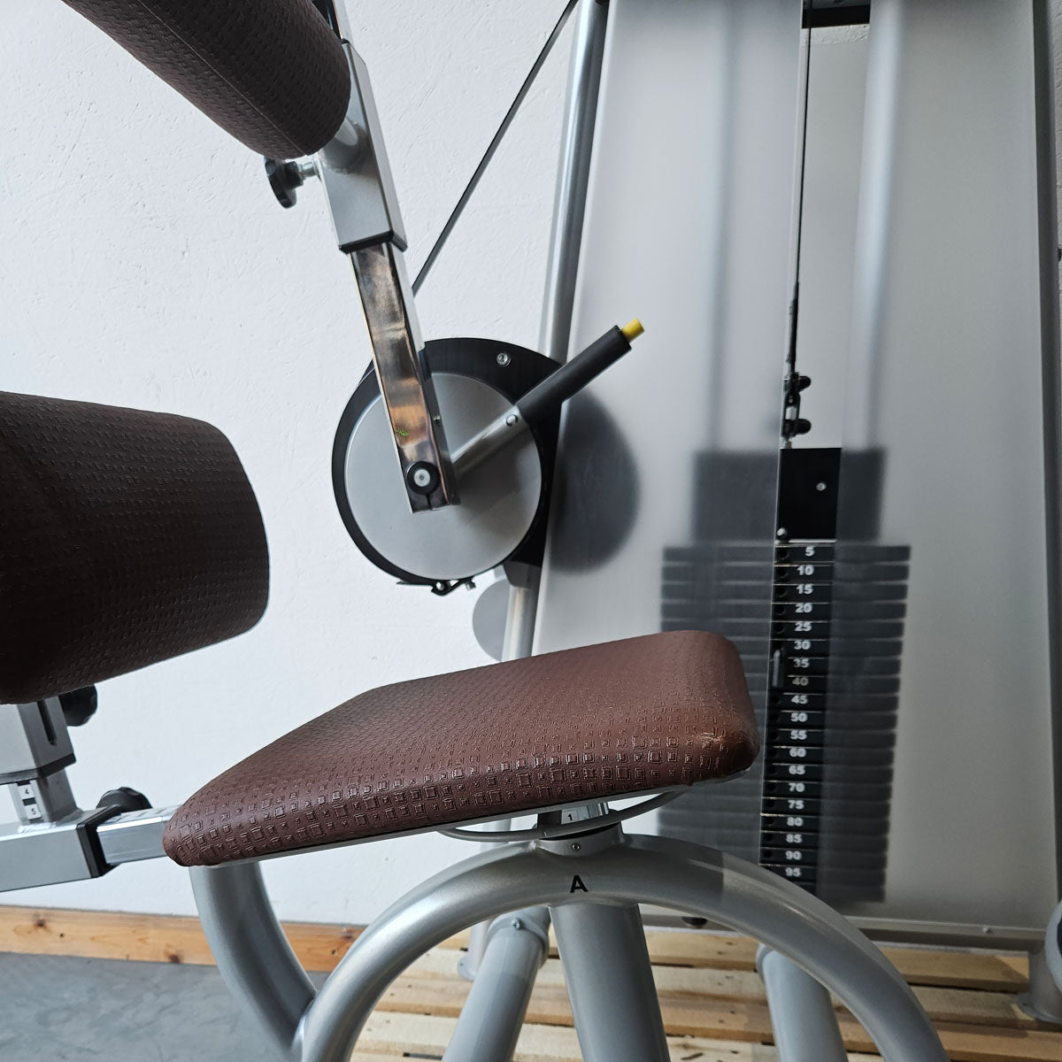 Proxowell or Proxomed back flexion, abdominal machine, back curl, abdominal crunch, 100kg weight block, Compass or C-Well series, frame color silver, used - refurbished condition
