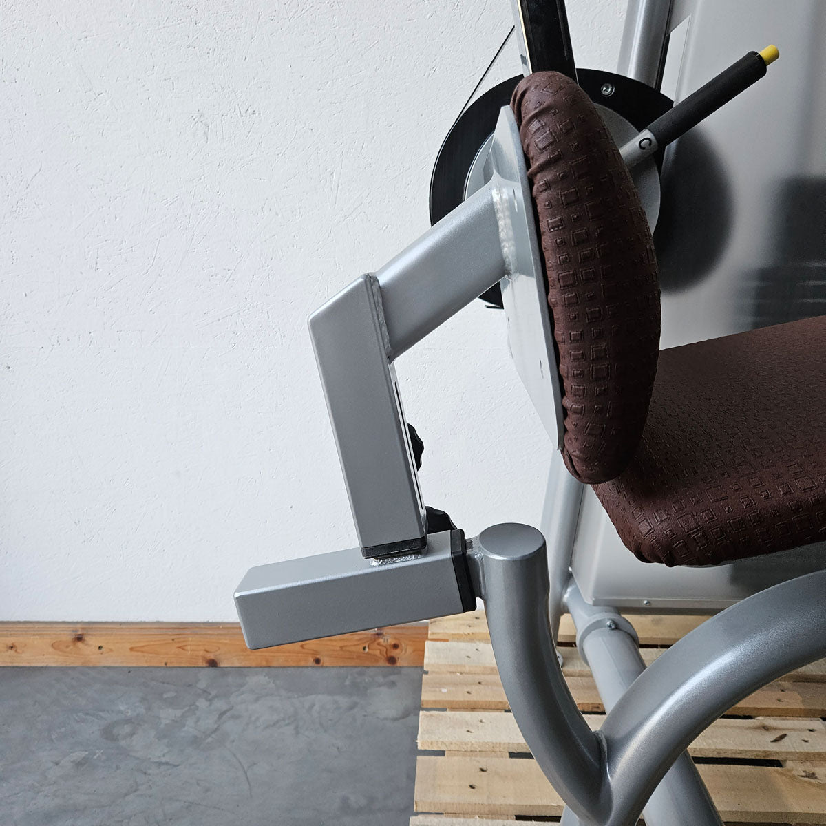 Proxowell or Proxomed back flexion, abdominal machine, back curl, abdominal crunch, 100kg weight block, Compass or C-Well series, frame color silver, used - refurbished condition