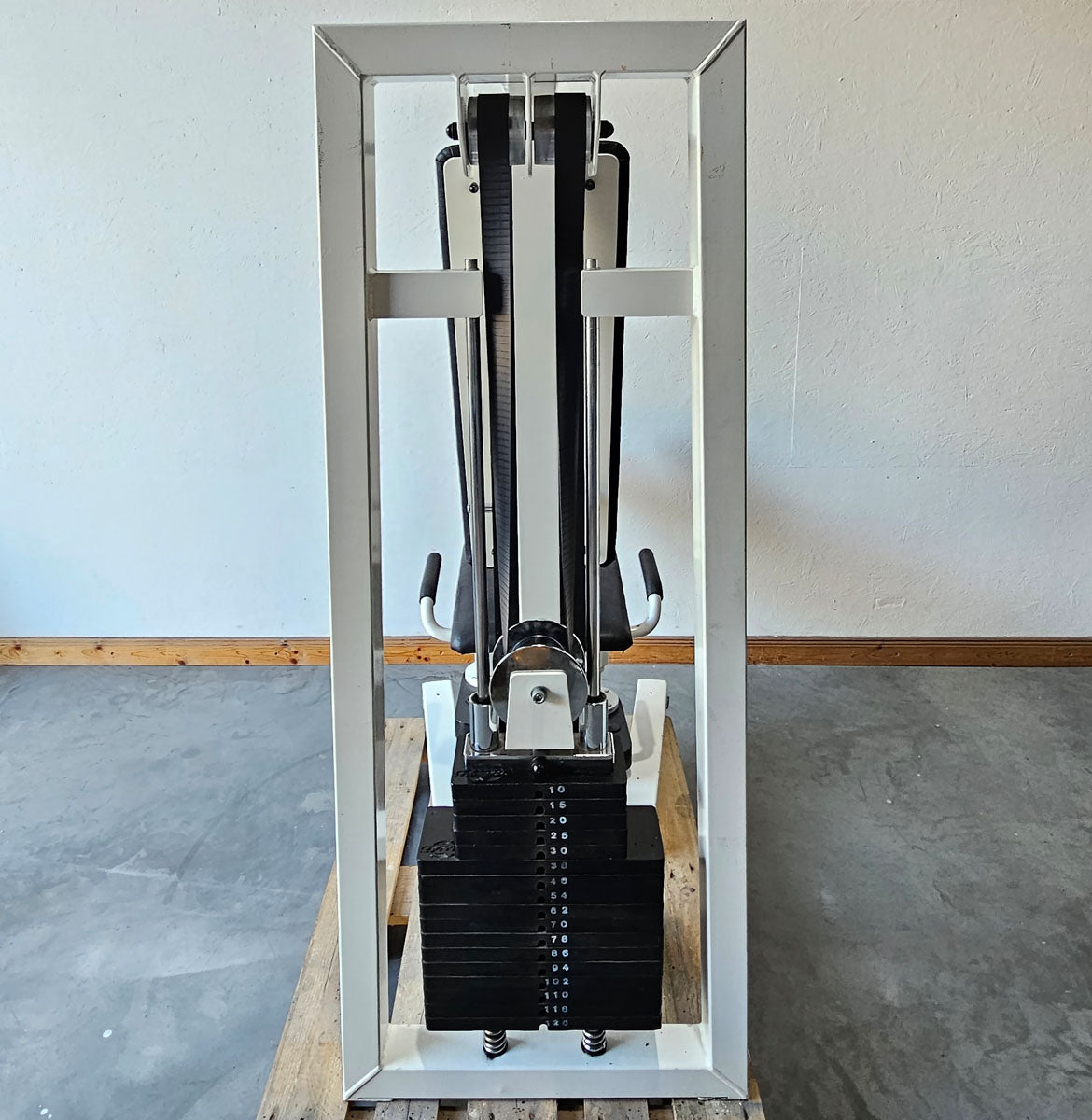 Gym80 Abductor Machine, Hip Abductor, seated, Oldschool Bodybuilding Strength Equipment - Edition or Classic Line, frame color white, used with signs of wear