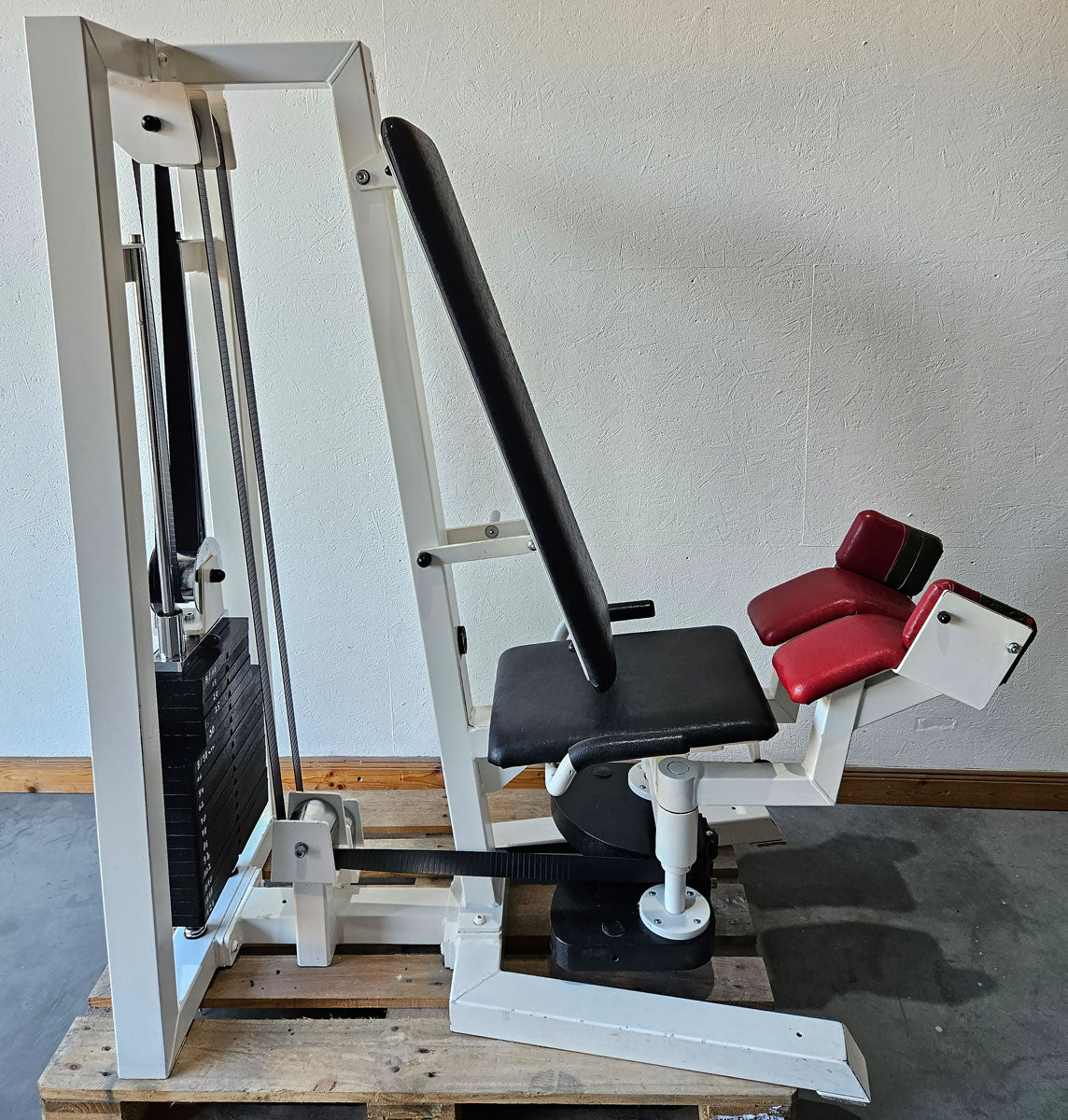 Gym80 Abductor Machine, Hip Abductor, seated, Oldschool Bodybuilding Strength Equipment - Edition or Classic Line, frame color white, used with signs of wear