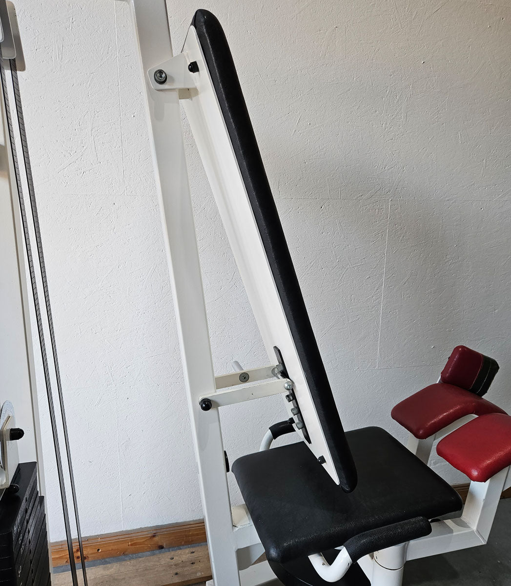 Gym80 Abductor Machine, Hip Abductor, seated, Oldschool Bodybuilding Strength Equipment - Edition or Classic Line, frame color white, used with signs of wear