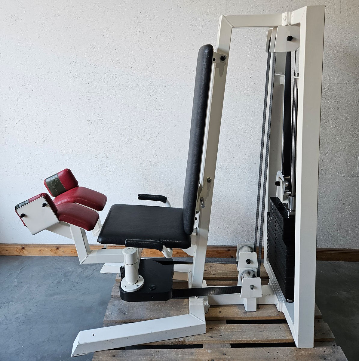 Gym80 Abductor Machine, Hip Abductor, seated, Oldschool Bodybuilding Strength Equipment - Edition or Classic Line, frame color white, used with signs of wear
