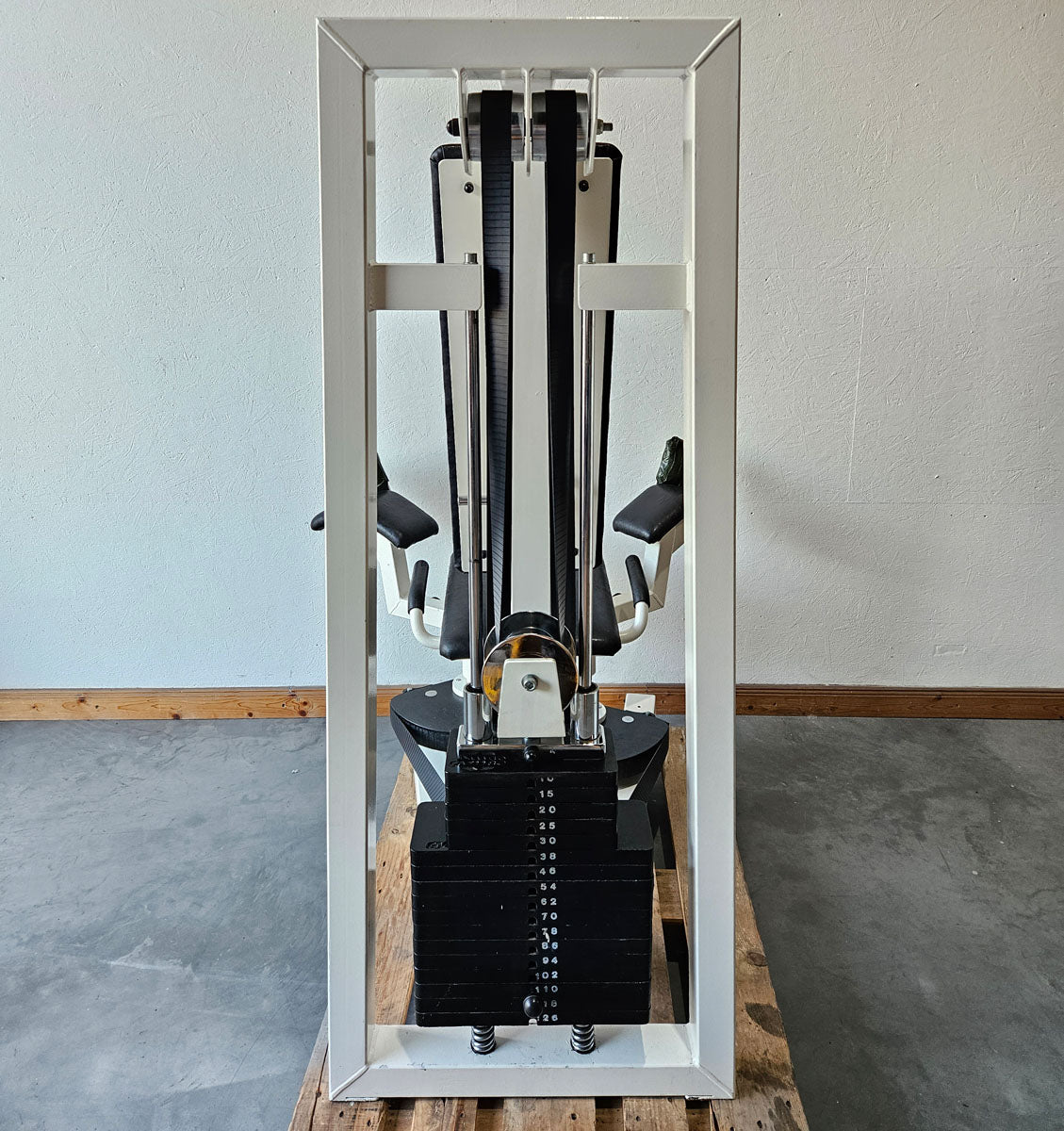Gym80 Adductor Machine, Hip Adductor, Seated, Oldschool Bodybuilding Strength Equipment - Edition or Classic Line, White Frame, Used with Signs of Wear
