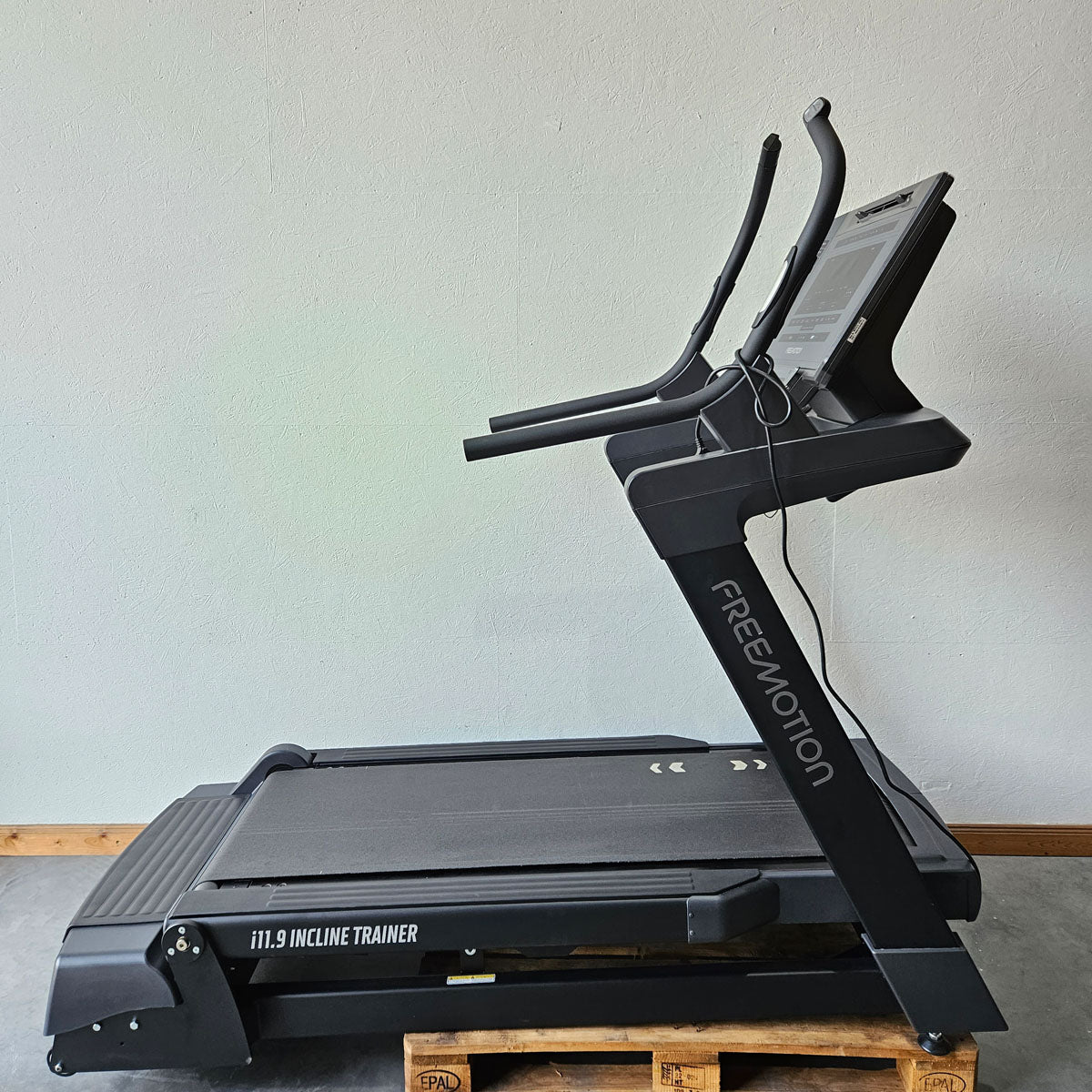 Freemotion Fitness Laufband i10.9 Incline Trainer Treadmill i11.9 , extreme Steigung bis 30% möglich, Baujahr 2019 - Top Zustand