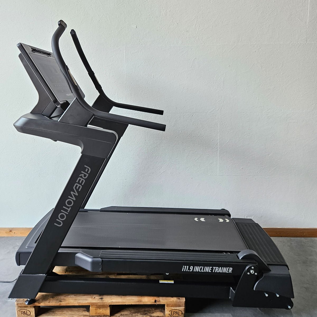 Freemotion Fitness Laufband i10.9 Incline Trainer Treadmill i11.9 , extreme Steigung bis 30% möglich, Baujahr 2019 - Top Zustand
