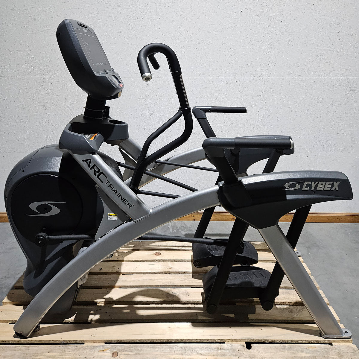 Cybex Arc Trainer 771AT Total Body, cross trainer, elliptical trainer with height-adjustable ramp, stepper, LED and touch display, frame color silver, used - refurbished condition