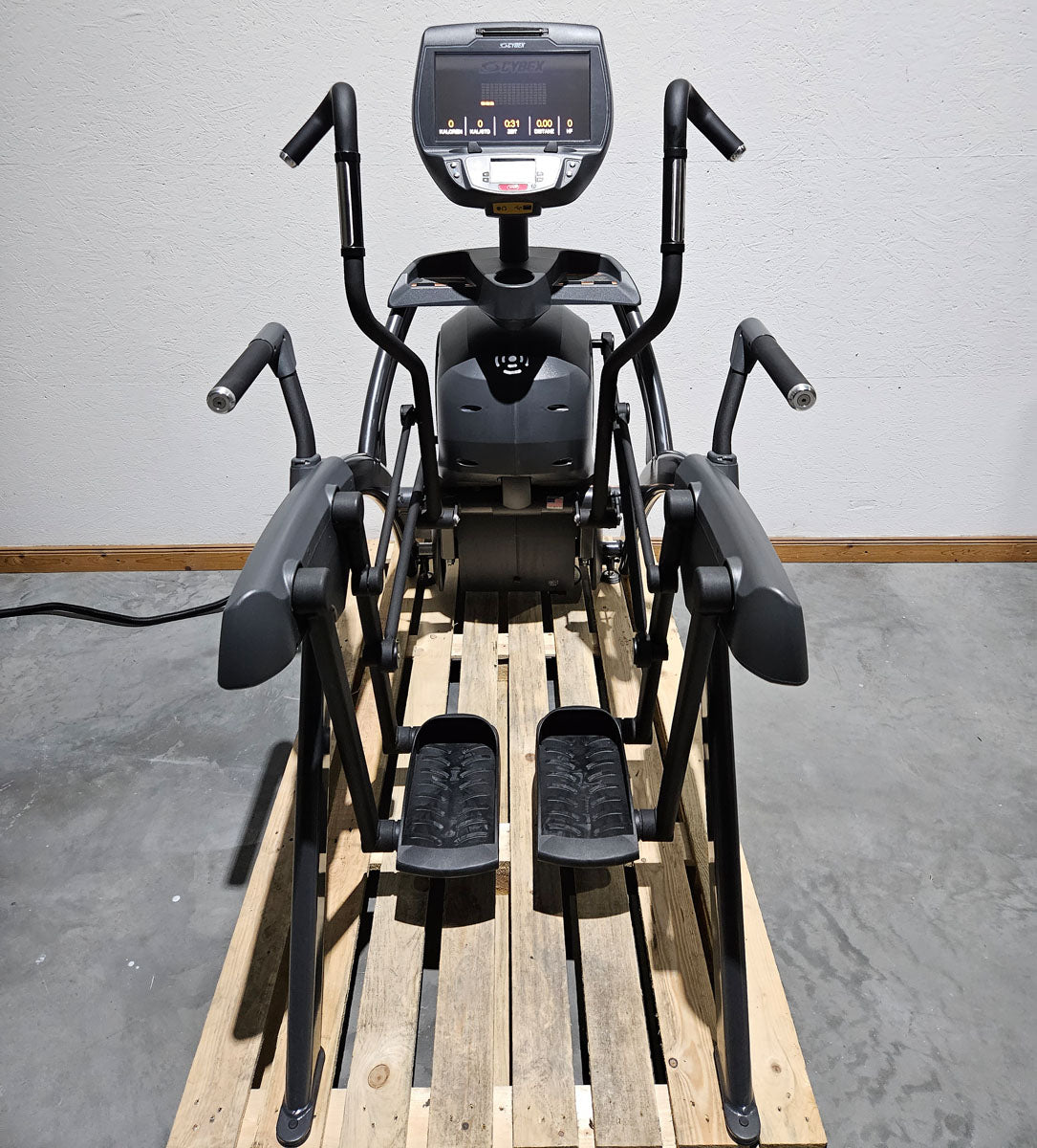 Cybex Arc Trainer 772AT Total Body, cross trainer, elliptical trainer with height-adjustable ramp, stepper, touch display with TV, frame color anthracite, used - refurbished condition
