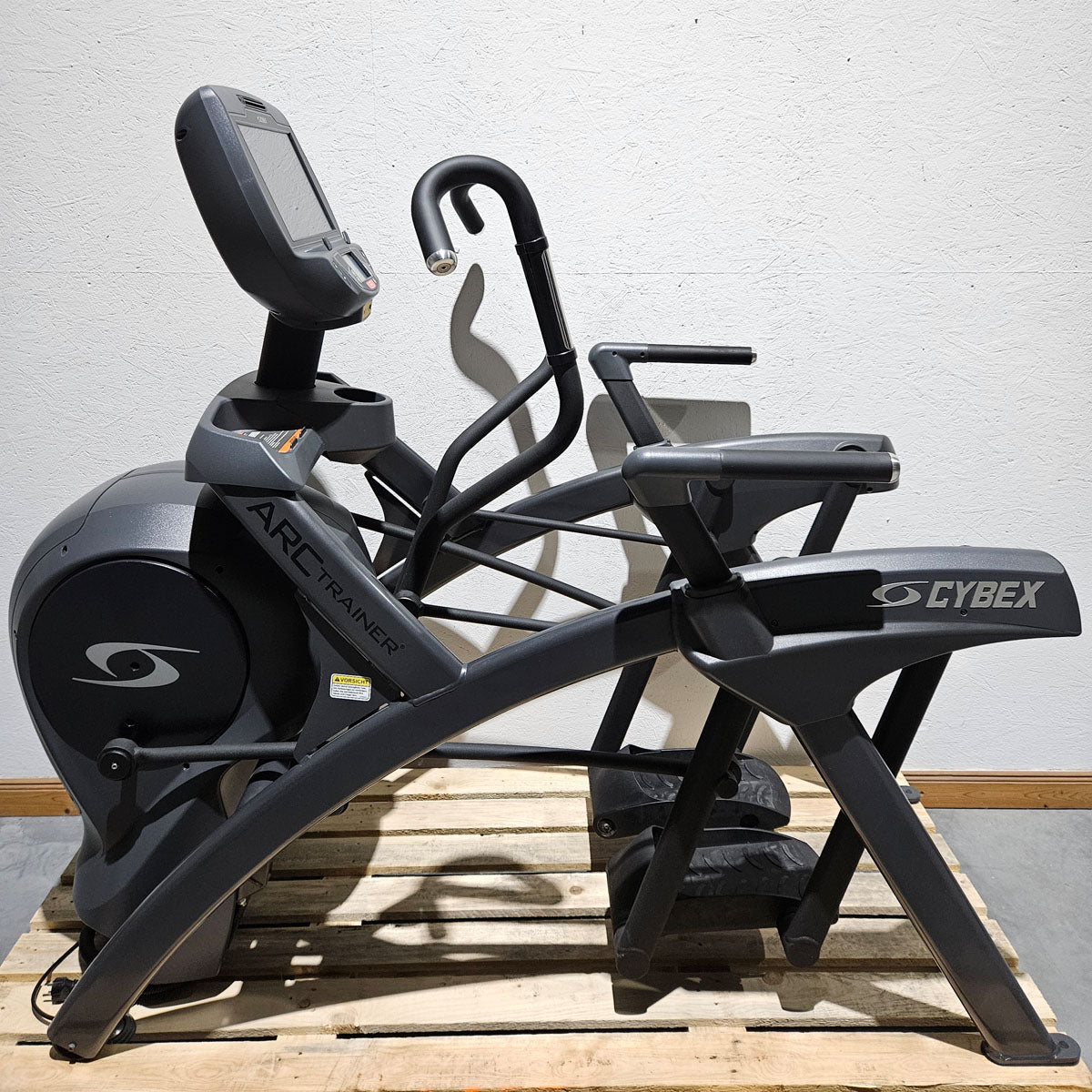 Cybex Arc Trainer 772AT Total Body, cross trainer, elliptical trainer with height-adjustable ramp, stepper, touch display with TV, frame color anthracite, used - refurbished condition