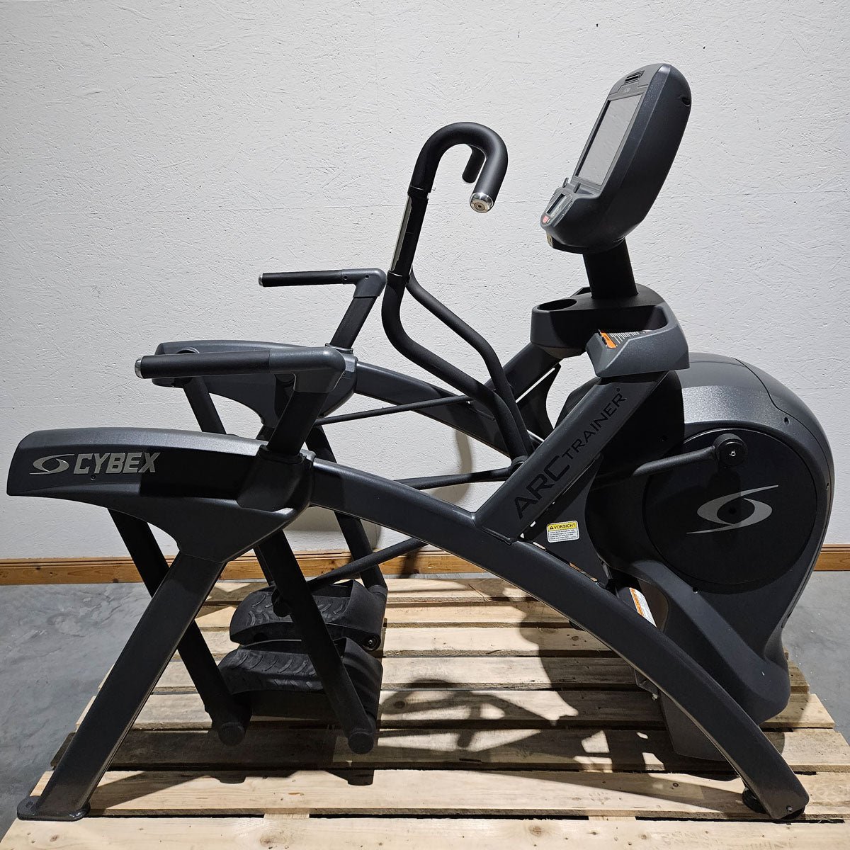 Cybex Arc Trainer 772AT Total Body, cross trainer, elliptical trainer with height-adjustable ramp, stepper, touch display with TV, frame color anthracite, used - refurbished condition