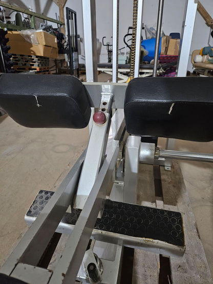 Galaxy Wadenmaschine, sitzend, Seated Calf, Oldschool Bodybuilding Kraftgerät, Rahmen Silber, gebraucht mit Gebrauchsspuren