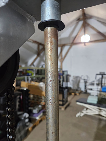 Panatta Multihip, Kickmaschine, Hüftpendel, Oldschool Bodybuilding Kraftgerät, Rahmenfarbe Silber, gebraucht mit Gebrauchsspuren