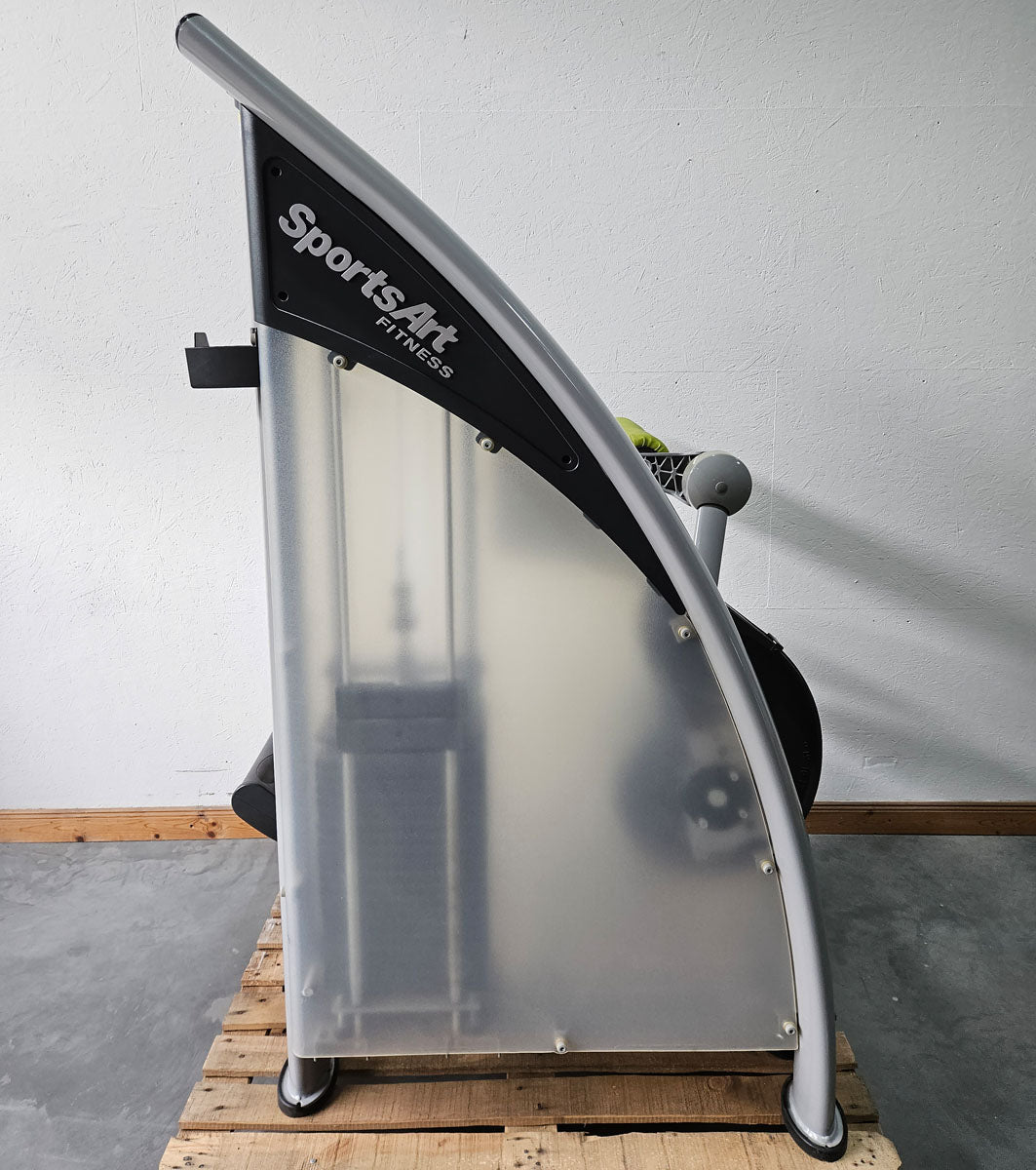 SportsArt Back Extension Machine S932 A932 N932, Back Extension, Hyperextension Machine, Frame Color Silver, Used - Refurbished Condition