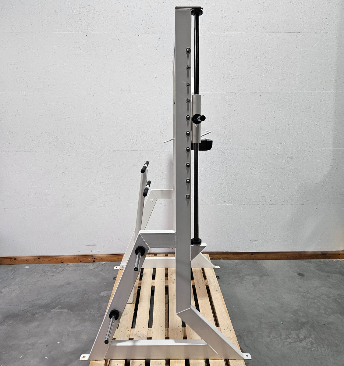 Astro Sport Multipresse für Kniebeugen, geführt, Squat Smith Machine, Oldschool Bodybuilding, Rahmenfarbe Weiß, gebraucht - überholter Zustand