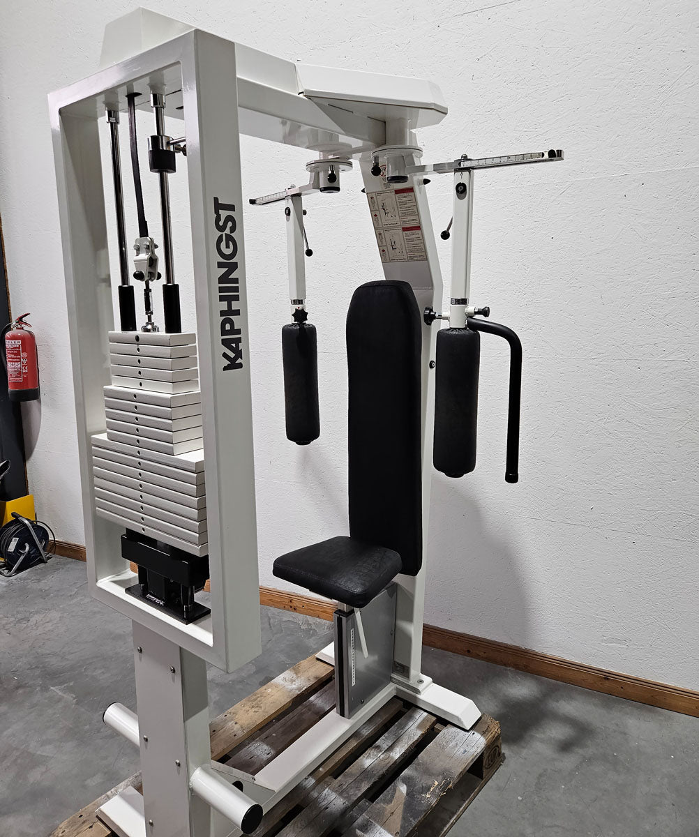 Kaphingst Haltungs und Bruststabilisator, Butterfly und Butterfly Reverse - 2 in 1 Kombimaschine, MPG, Fly and Rear Delt, Farbe Weiß, gebraucht - überholter Zustand