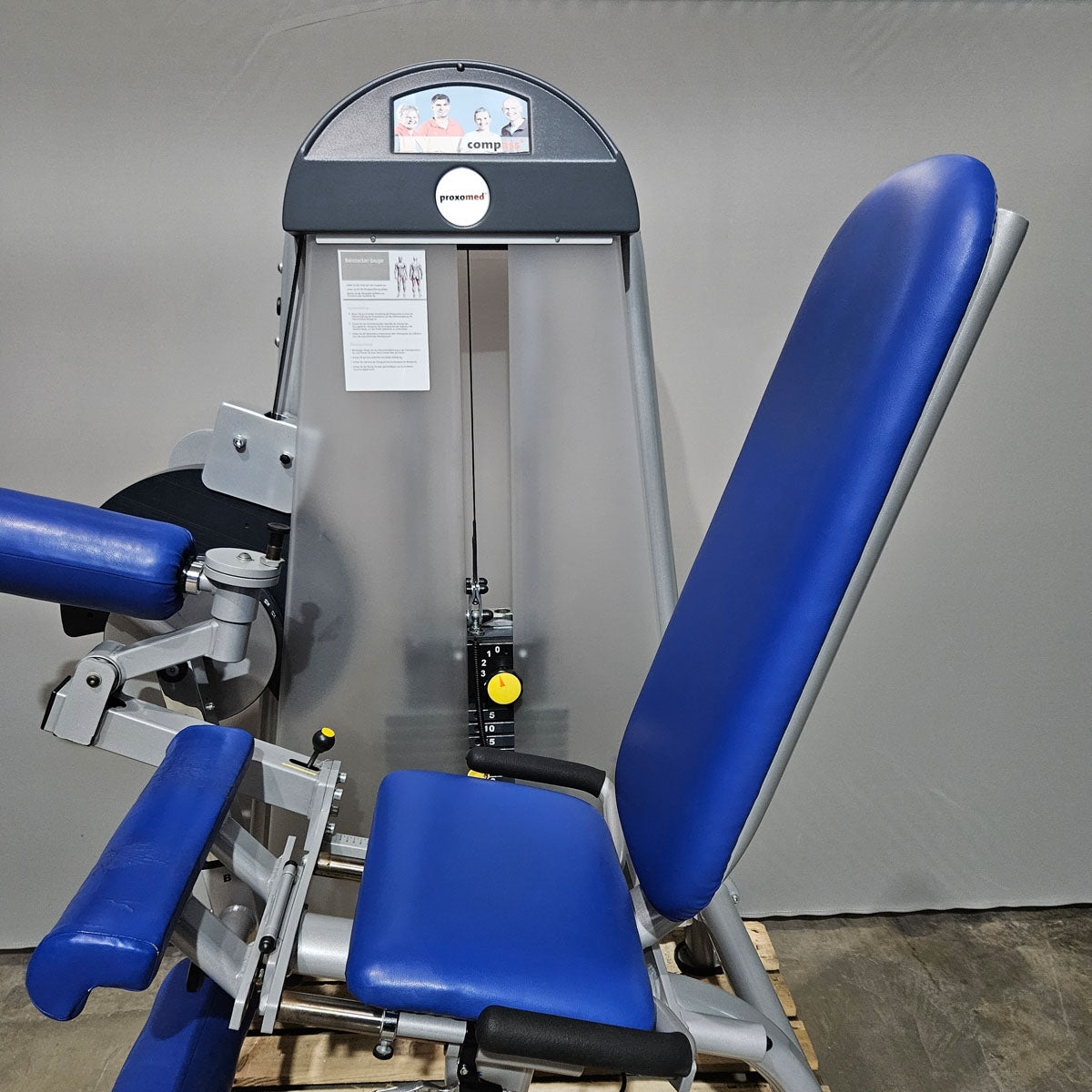 Proxomed Compass 530 Beinstrecker und Beinbeuger sitzend Kombigerät 2 in 1, Leg Curl and Leg Extension, MPG, Reha, Rahmen Silber, gerbaucht - überholter Zustand